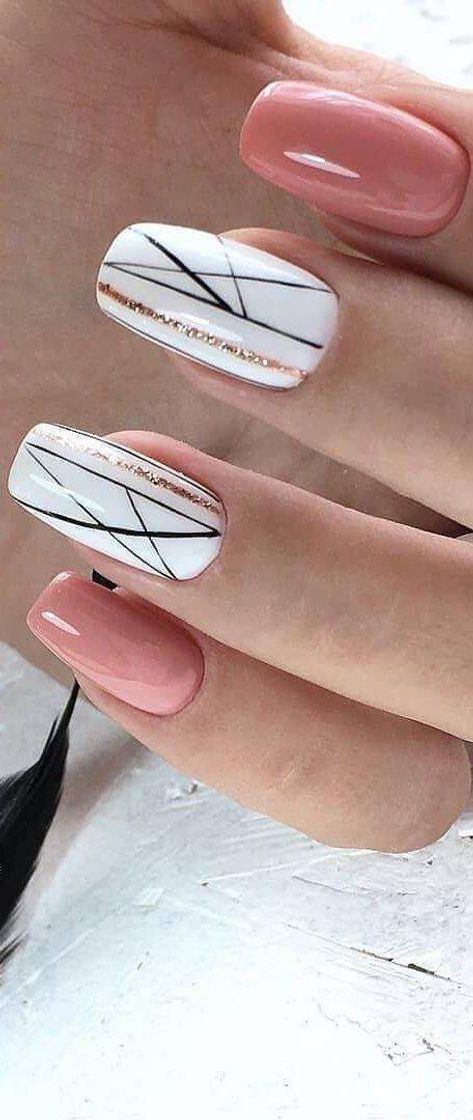 Moda Nails