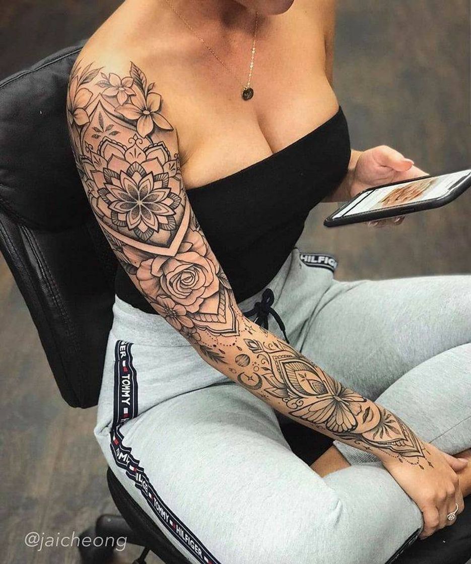 Moda Tattoo no braço 🦋🌹🔥