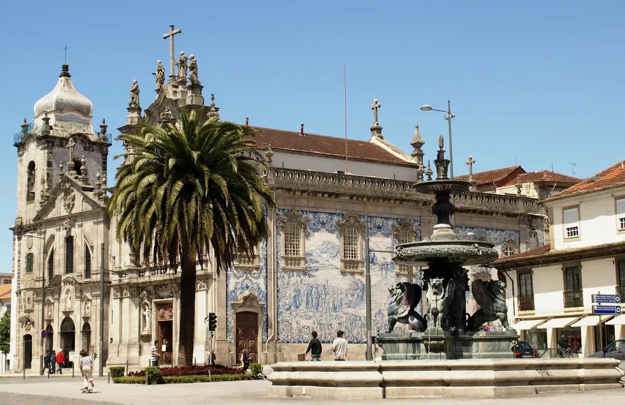 Place Praça de Gomes Teixeira