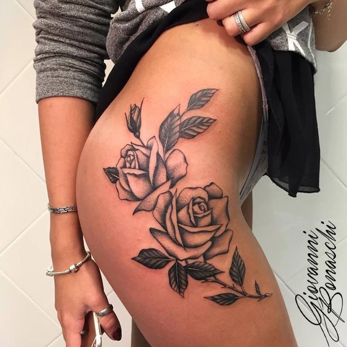 Fashion tatuagem de flor 