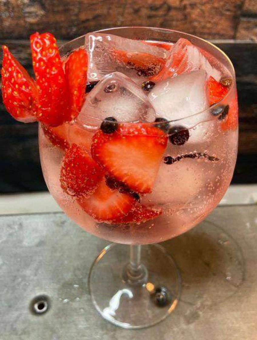 Moda Gin tônica de morango 🍓🍹