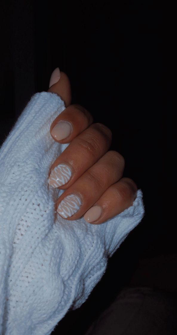 Unhas zebra 💕