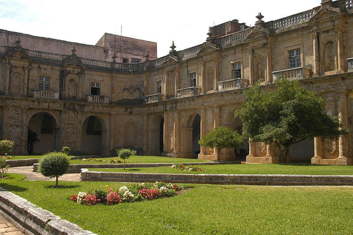 Place Mosteiro de Santa Clara-a-Nova