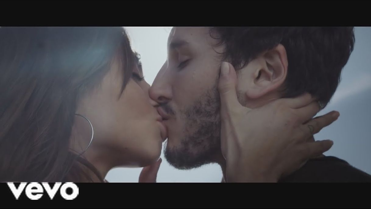 Canción TINI & Sebastián Yatra - Aquí Estaré (Official Video)