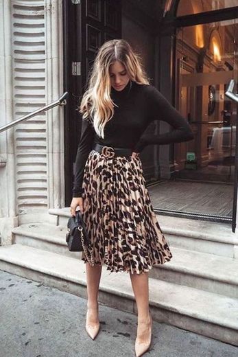 Look com saia animal print 