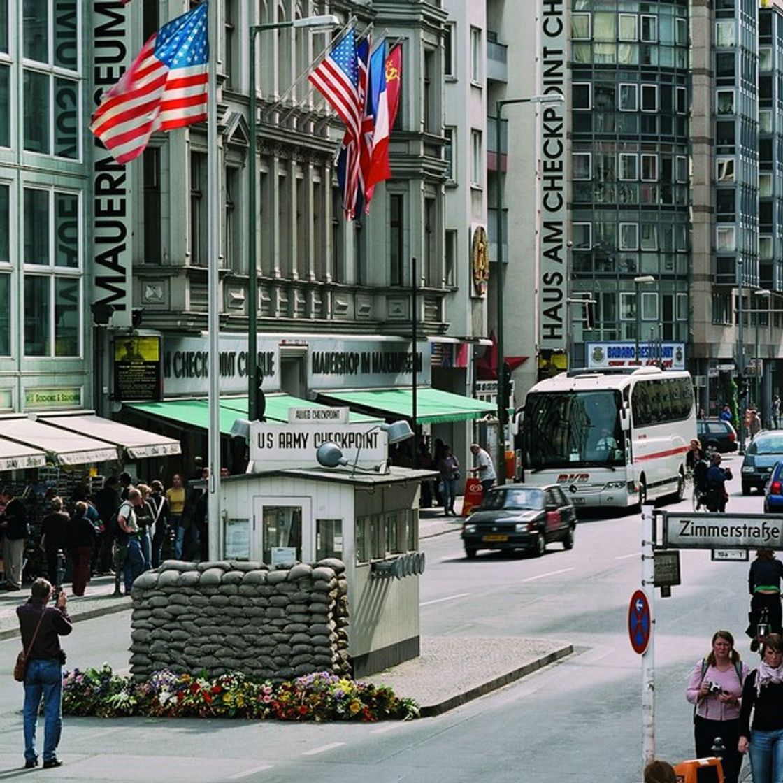 Place Checkpoint Charlie Museum