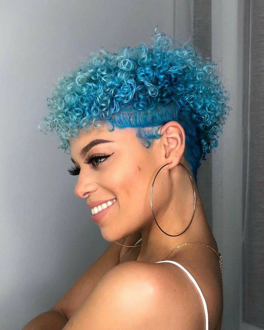 Moda Cabelo curto cacheado 💙