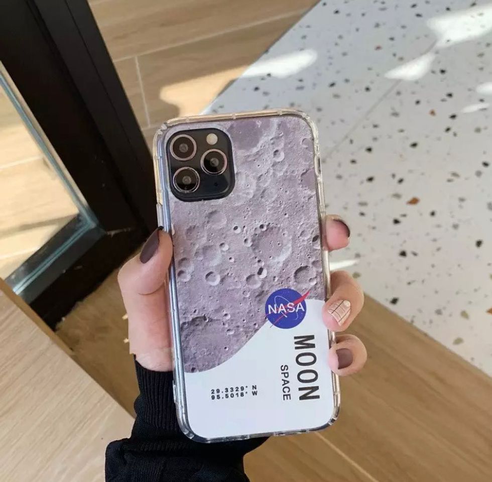 Social Funda lunar iPhone
