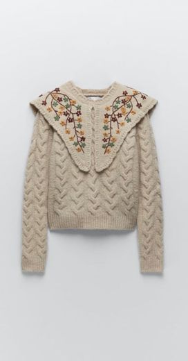 Sweater de malha com bordados 