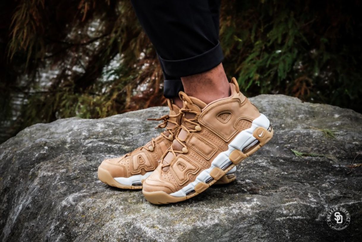 Place NIKE Air More Uptempo '96 Premium Flax