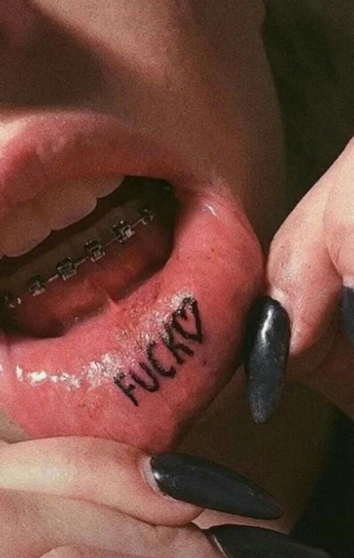 Social Lip tattoo👽