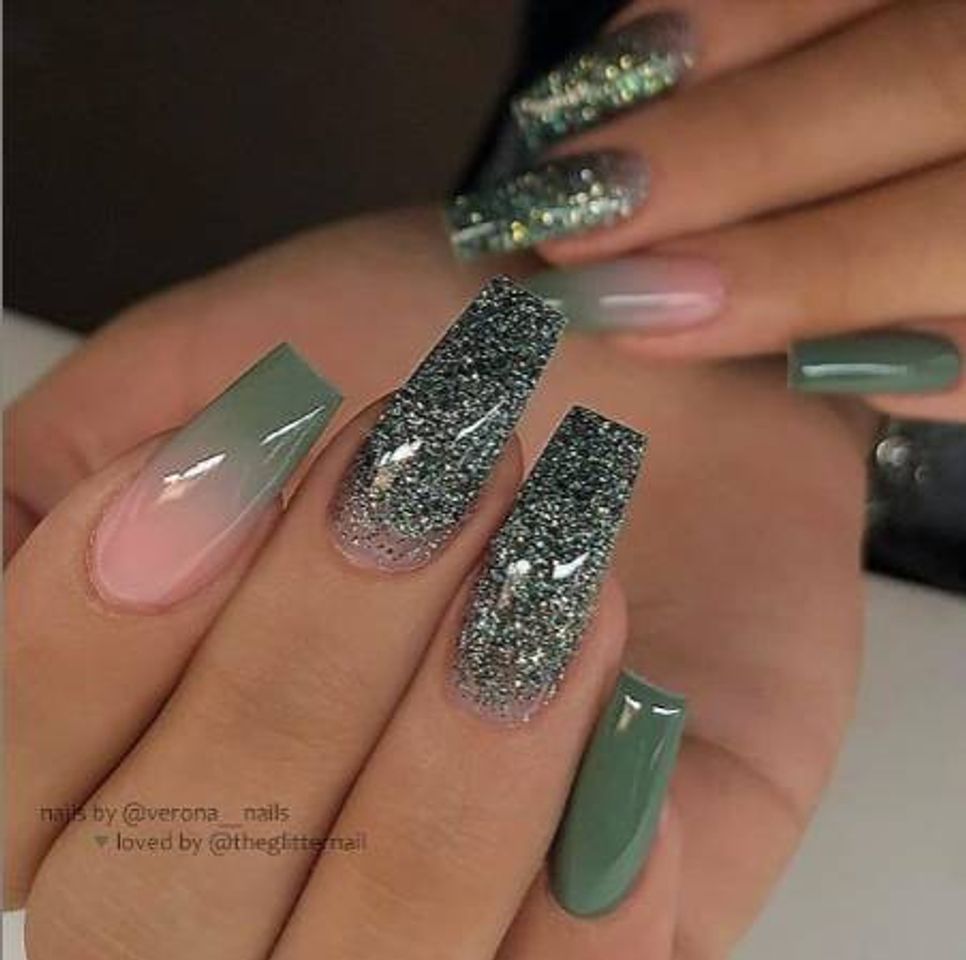 Esse verde😍... Dá uma olhada nas outras pastas talvez goste