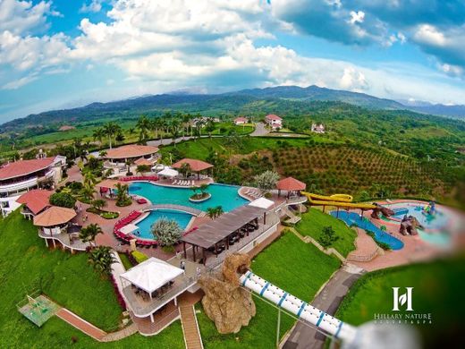 Hillary Nature Resort & Spa