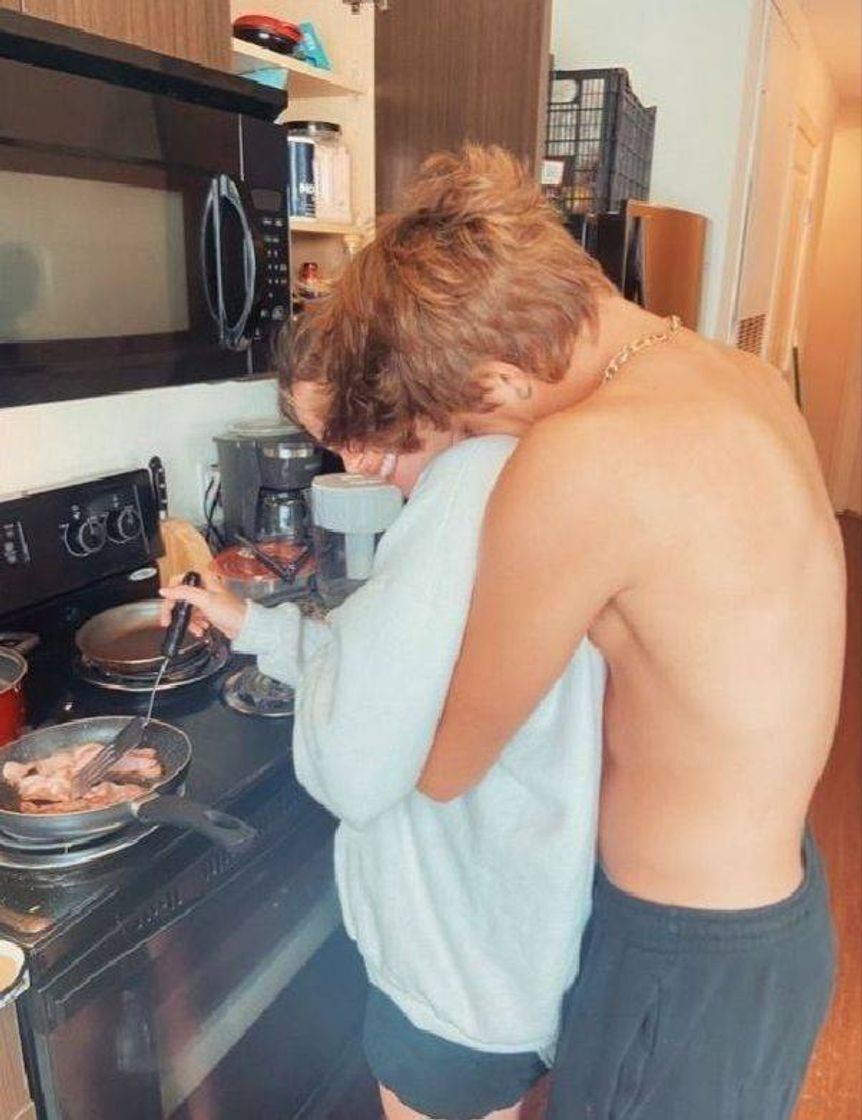 Social inspiration of couple photos