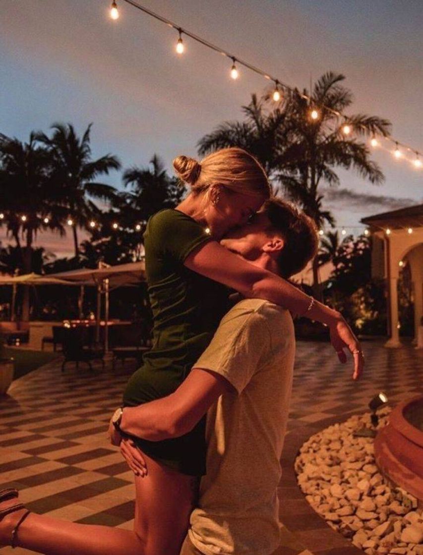 Social inspiration of couple photos