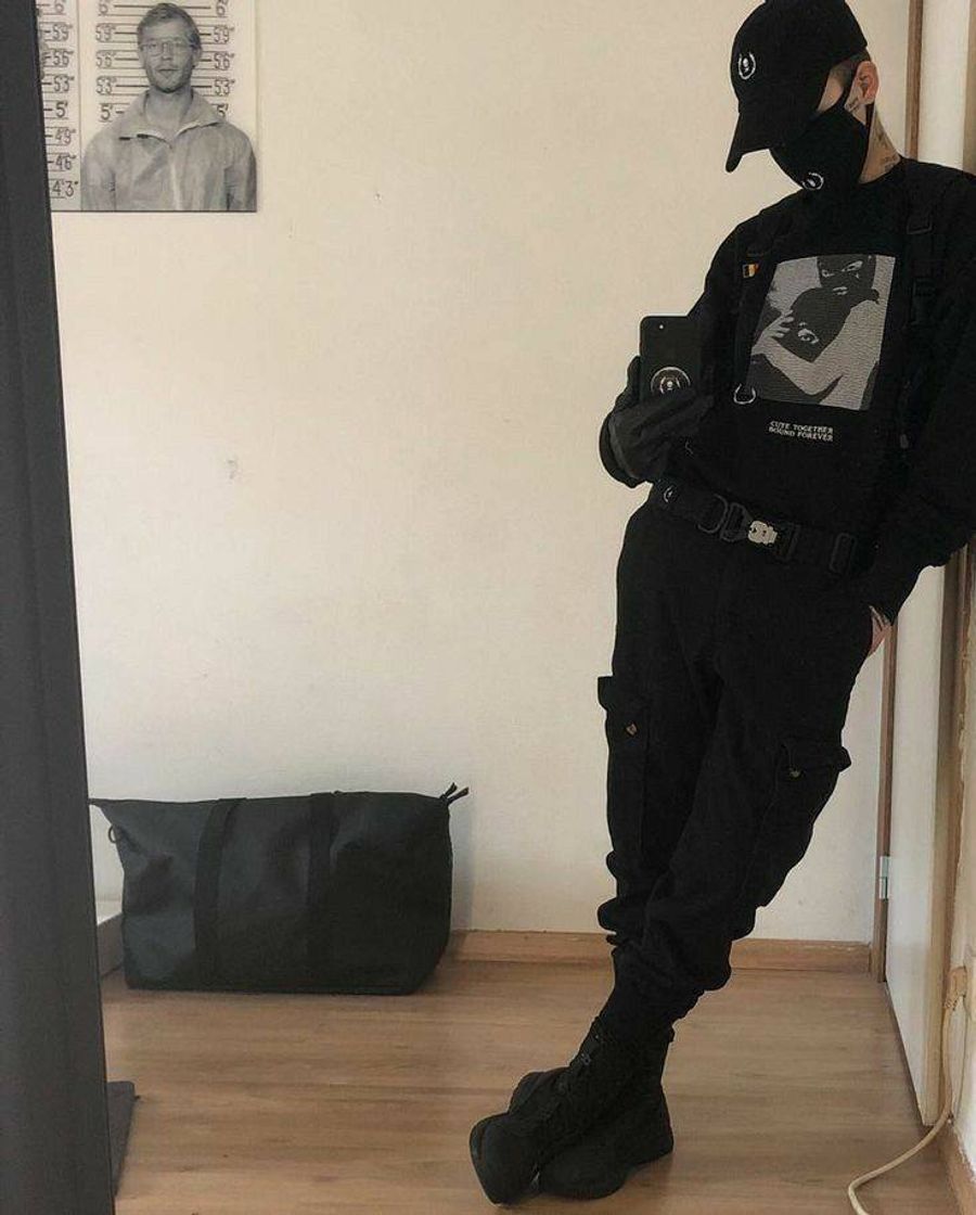 Social e-boy outfit 