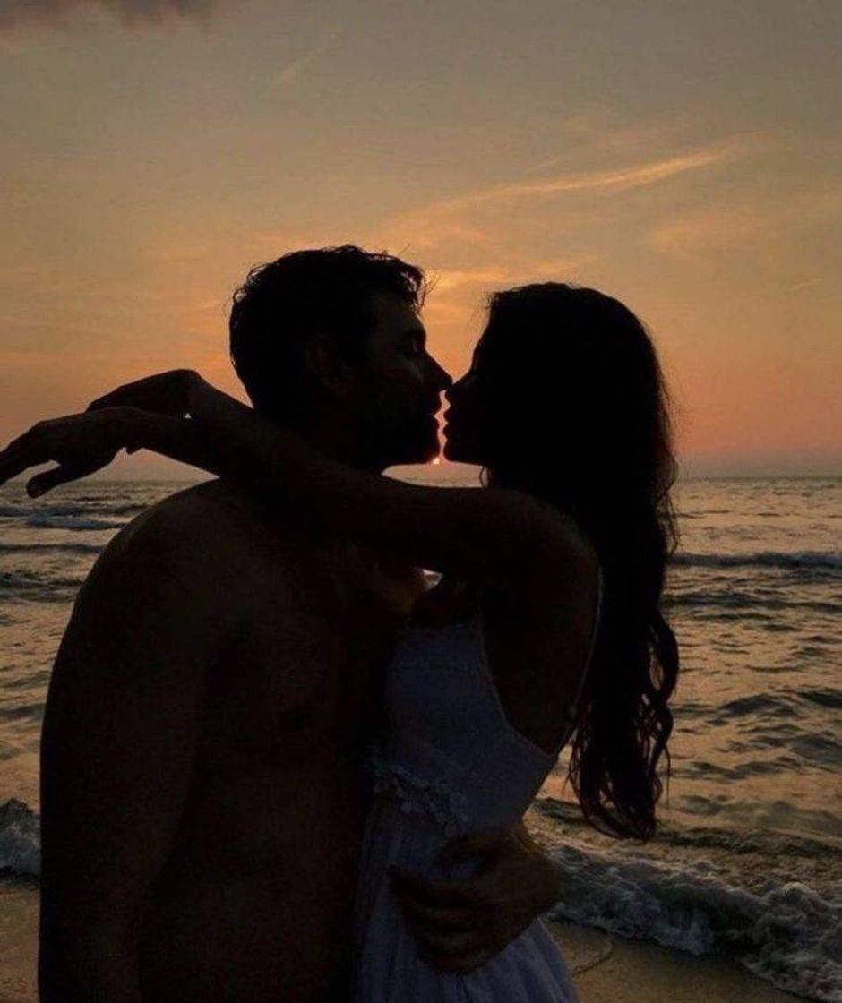 Social inspiration of couple photos