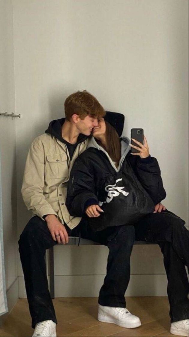 Social inspiration of couple photos