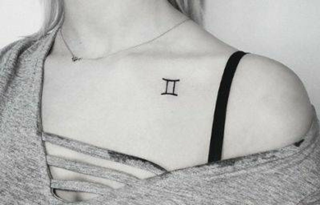 Fashion tatuagem de signo