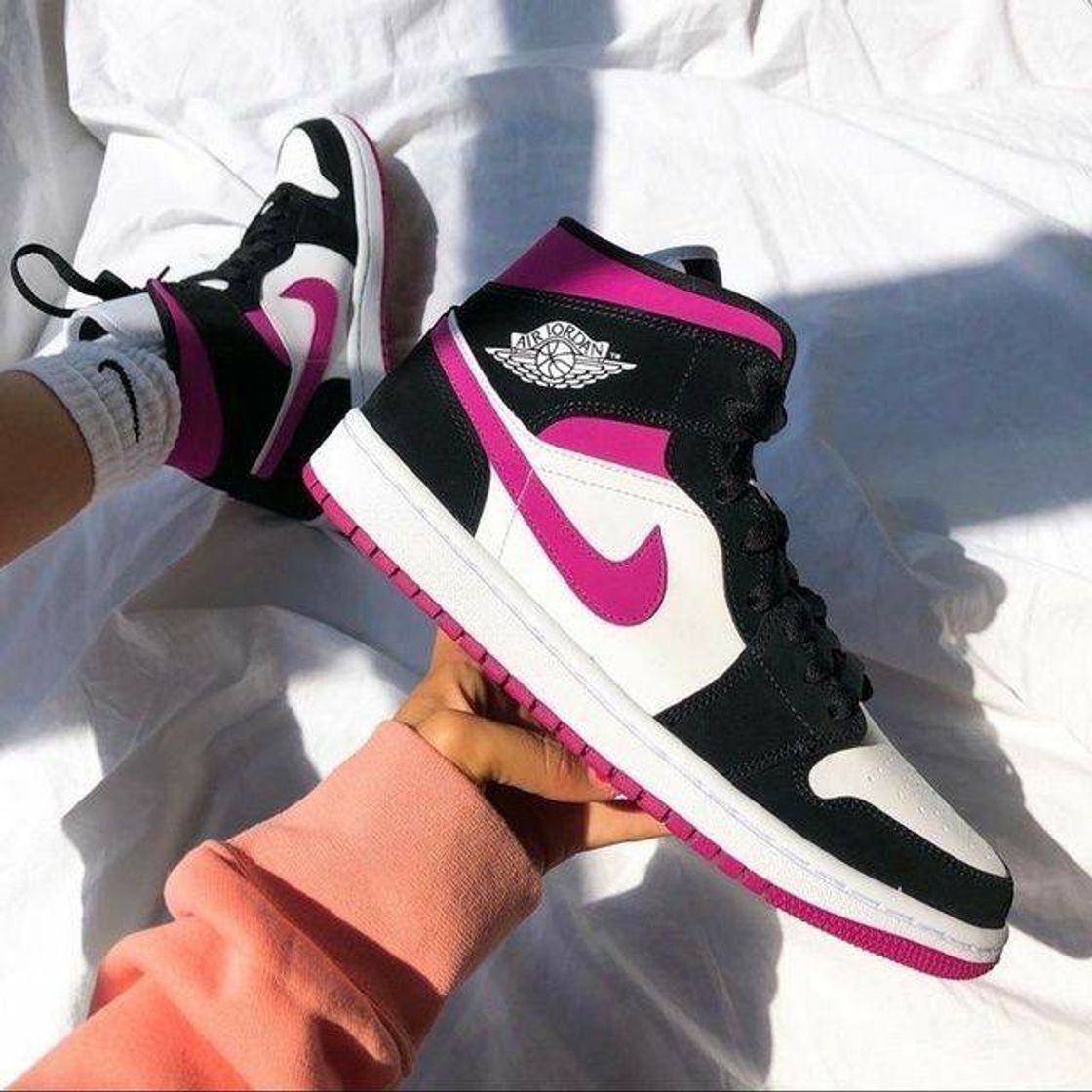 Moda Air Jordan 1 pink with black