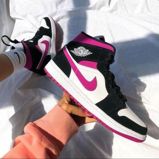 Air Jordan 1 pink with black