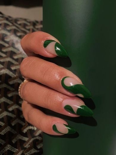nails green 