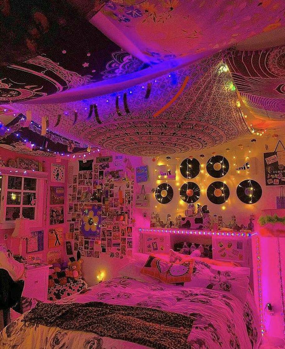 Social Quarto indie com luz led para você se inspirar😍