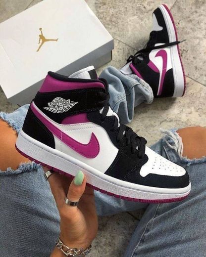 Air Jordan 1 Mid Magenta