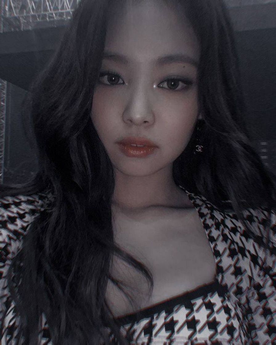 Social icon jennie kim