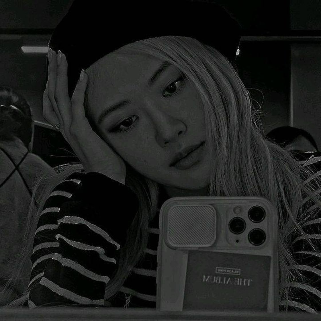 Social icon rosé 