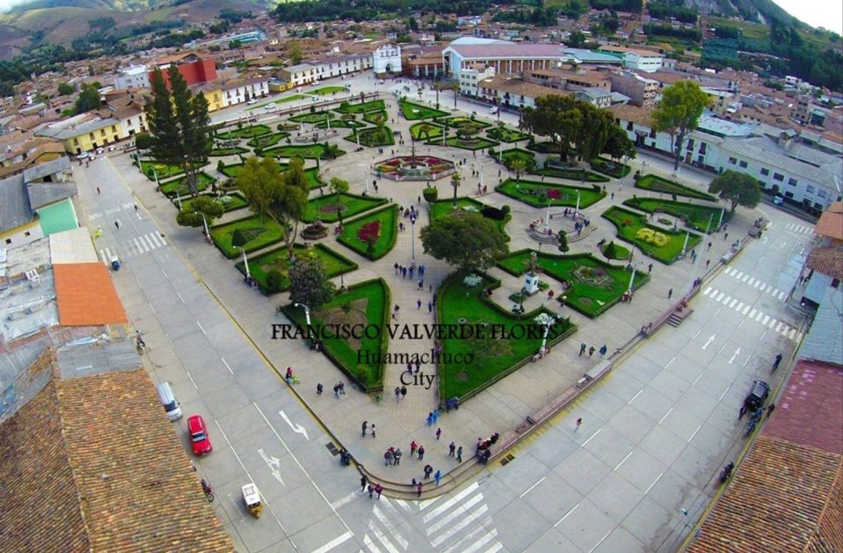 Places Plaza De Armas, Huamachuco, Perú