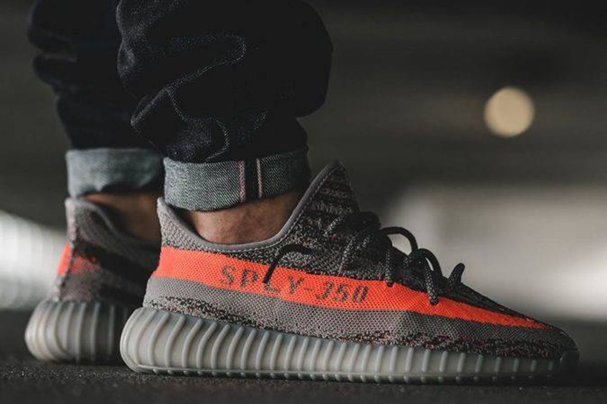 Social ADIDAS Yeezy Boost 350 V2