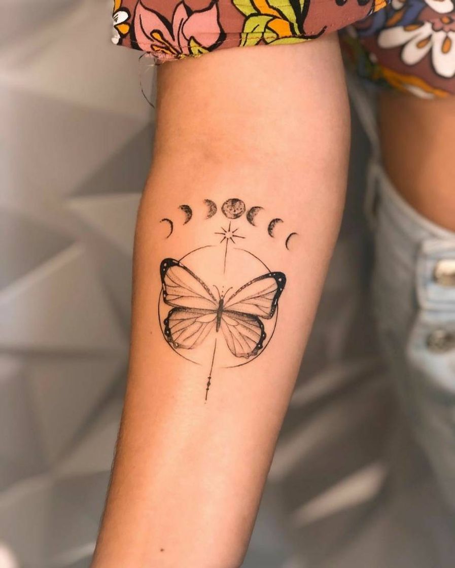 Fashion tatuagem de borboleta