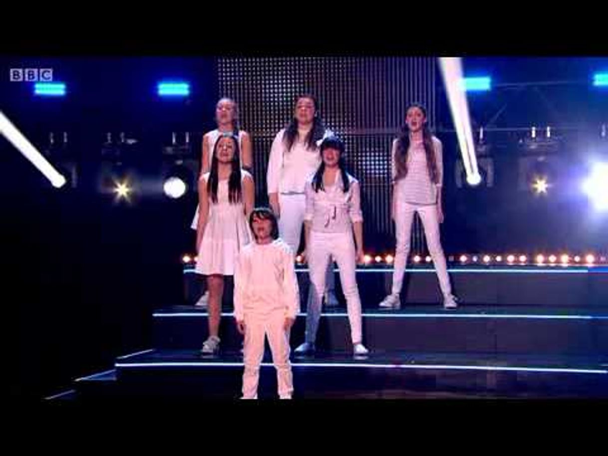 Serie Sport Relief does Glee Club