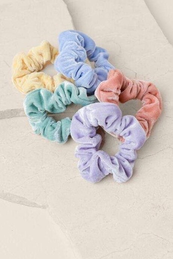 60 Pcs Premium Velvet Hair Scrunchies Hair Bands ... - Amazon.com