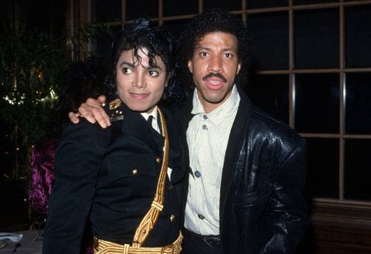 Michael Jackson fez 'pegadinhas' com Lionel Richie em turnês