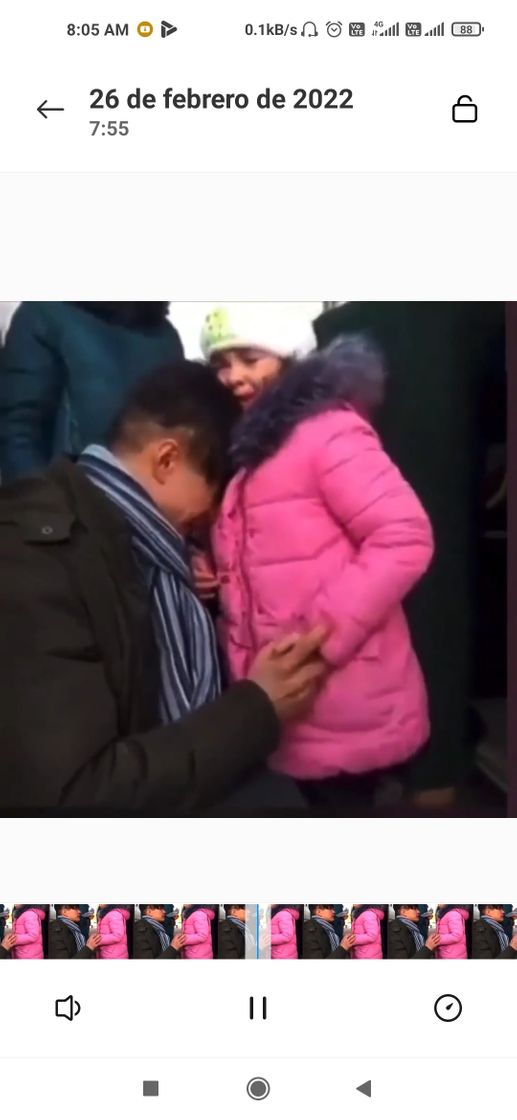 Social Conmeradora imagen padre se despide de su hija Ucrania