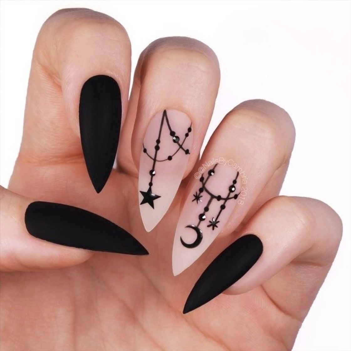 Fashion black nails 