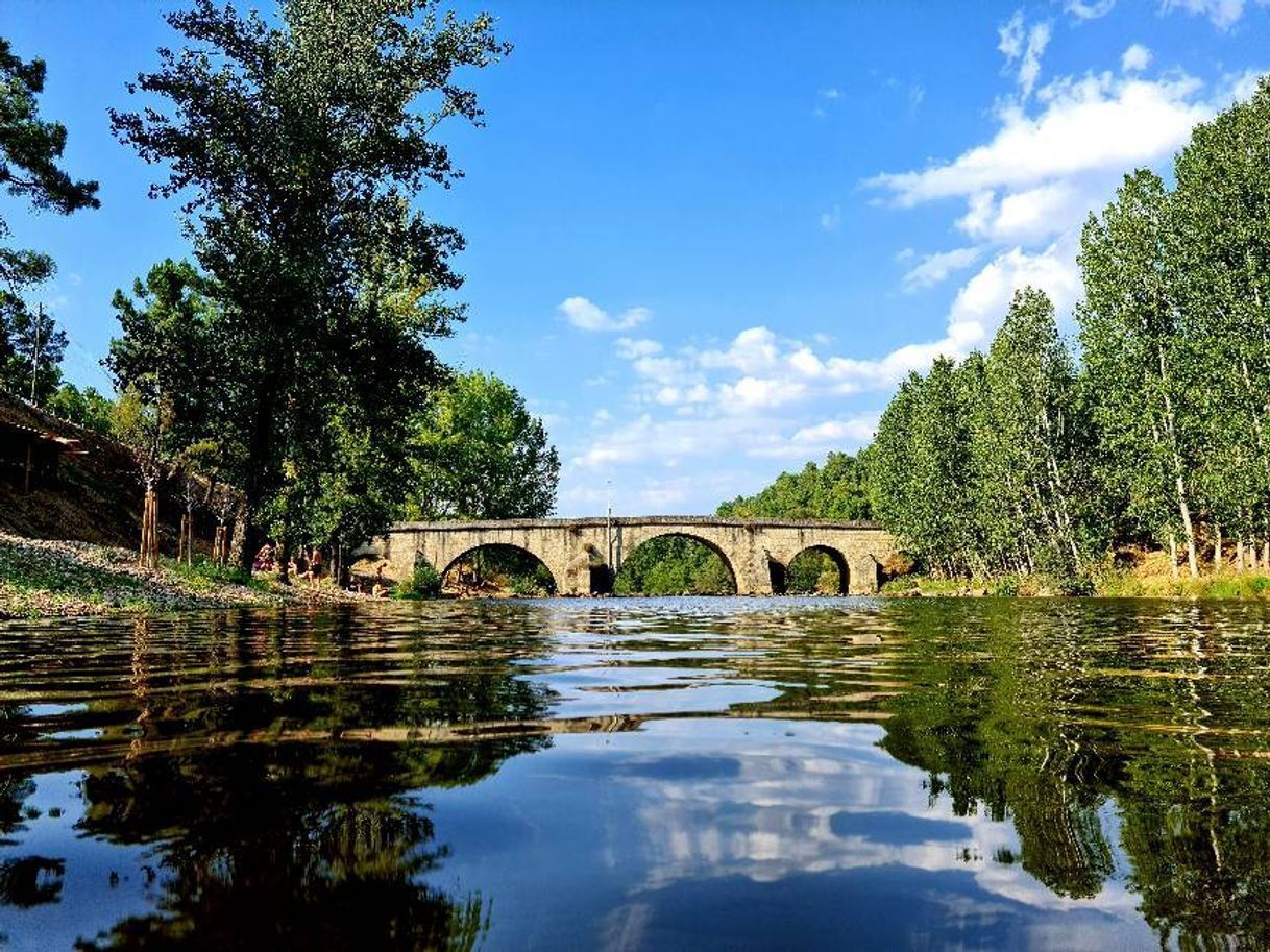 Restaurantes PRAIA FLUVIAL E PARQUE DE MERENDAS DO RABAÇAL