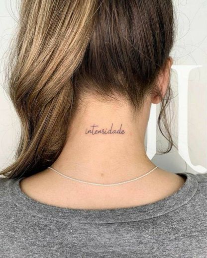 Tatuagen no pescoço