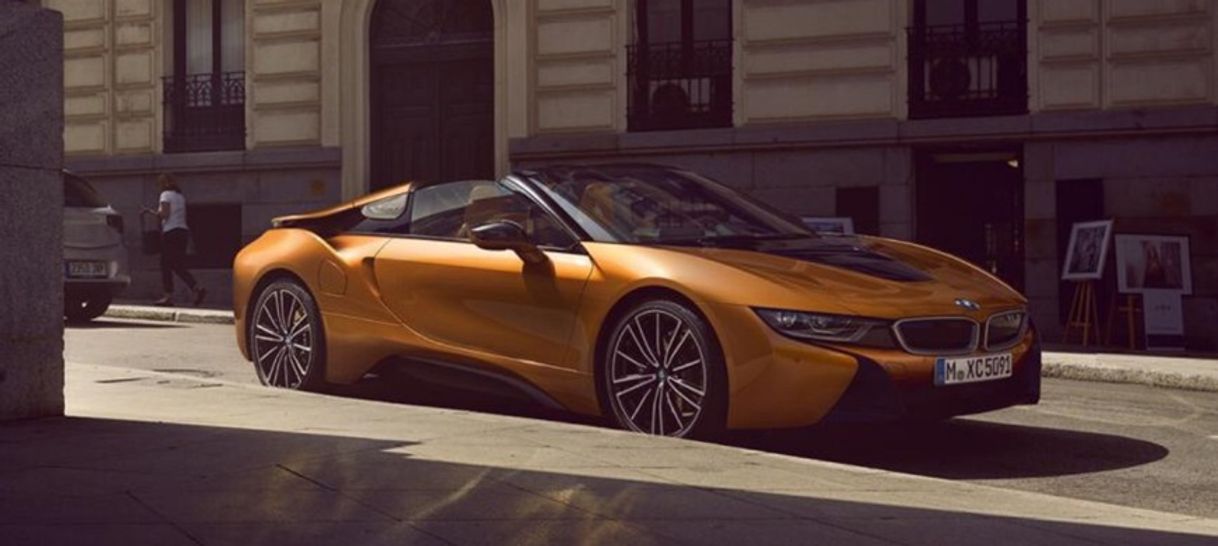 Social BMW i8 Roadster