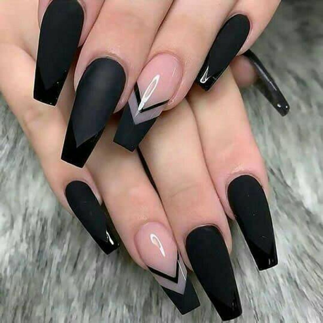 Moda PRETO BÁSICO 💅