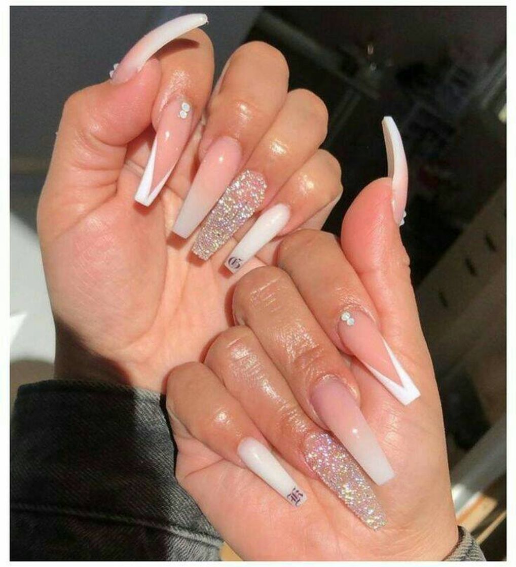 Moda Unhas com brilho 