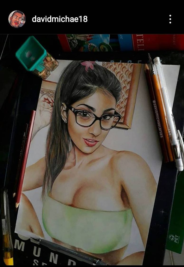 Moda Drawing Mia Khalifa