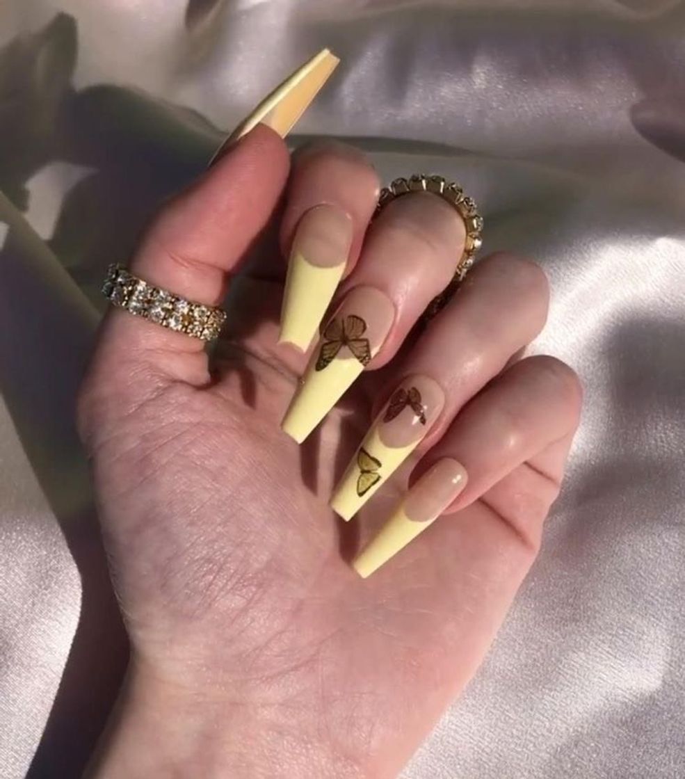 Moda Unhas delicadas! 💛