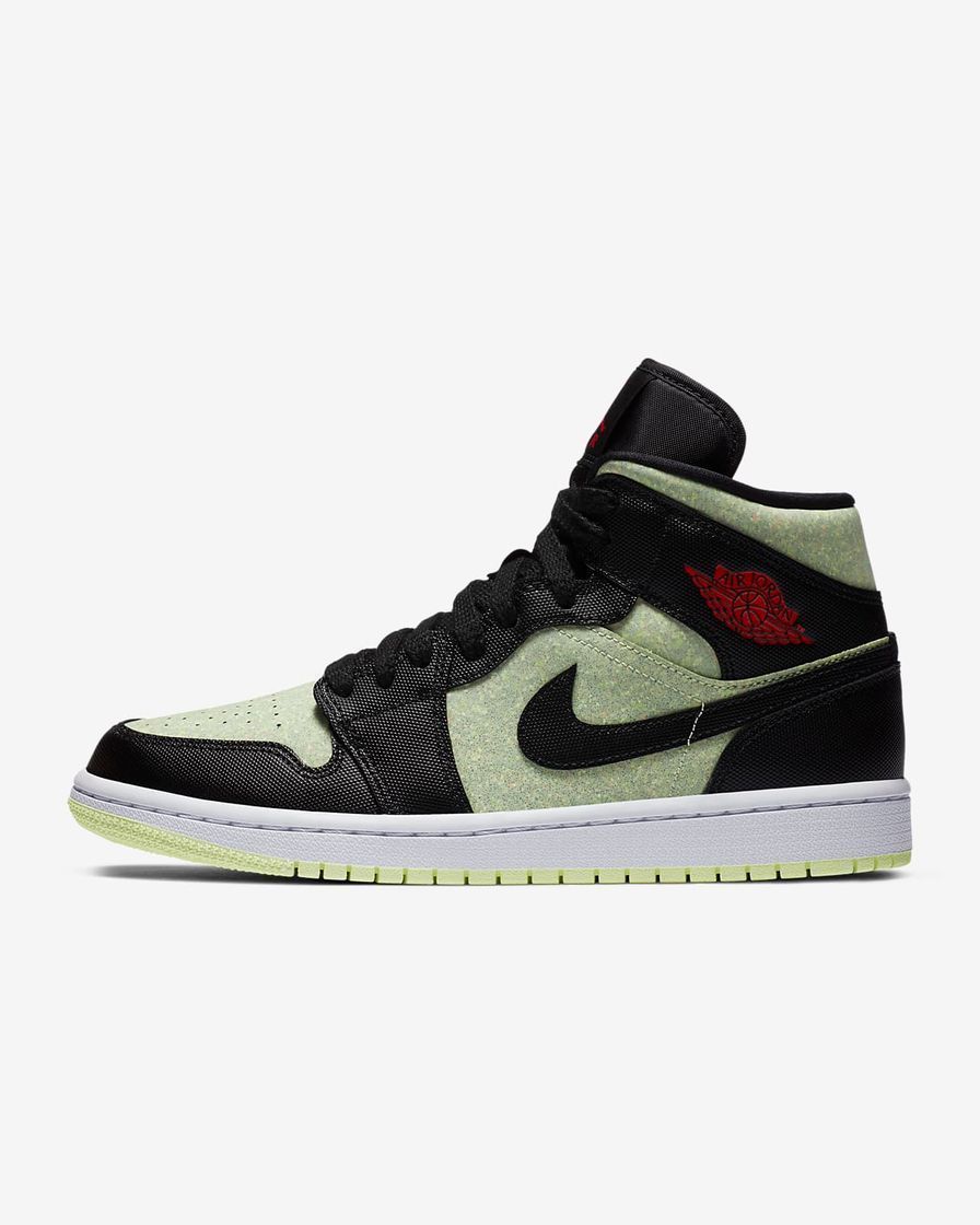 Social Nike Jordan 1 Mid