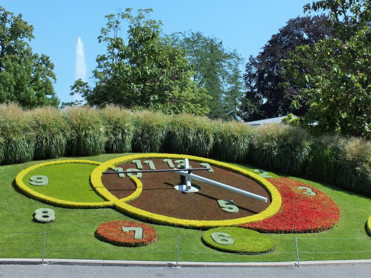 Place L'Horloge Fleurie