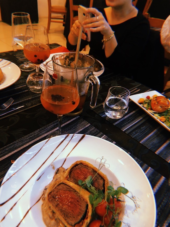 Restaurants La Carte Tapas & Wine Bar