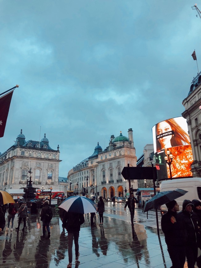 Lugar Piccadilly Circus