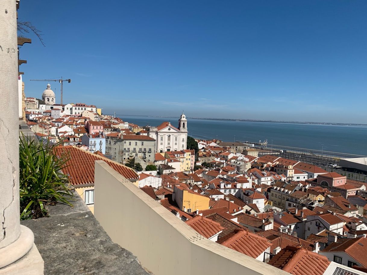 Place Miradouro de Santa Luzia